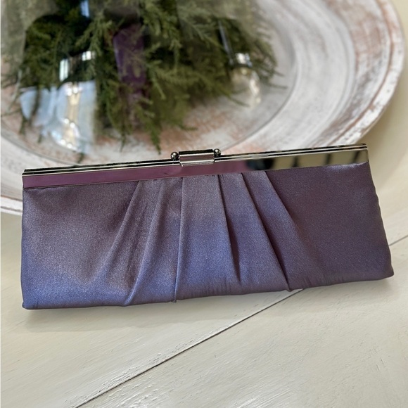 JESSICA McCLINTOCK, NWOT,GREY SATIN EVENING PURSE.CLUTCH OR CHAIN SHOULDER STRAP - Picture 8 of 8